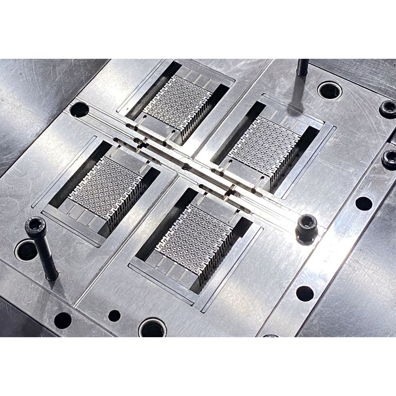 Paano Ginawa ang Mga Perpektong Makintab na LED Lights Gamit ang Precision Plastic LED Mirror Reflector Mould?